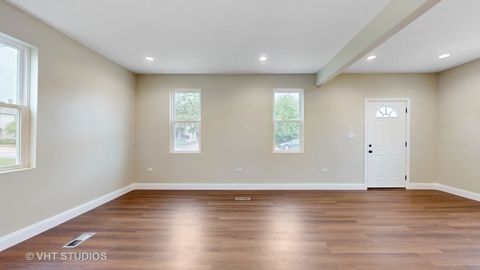 Tiny photo for 554 E Jackson Street, Joliet, IL 60432 (MLS # 12372507)