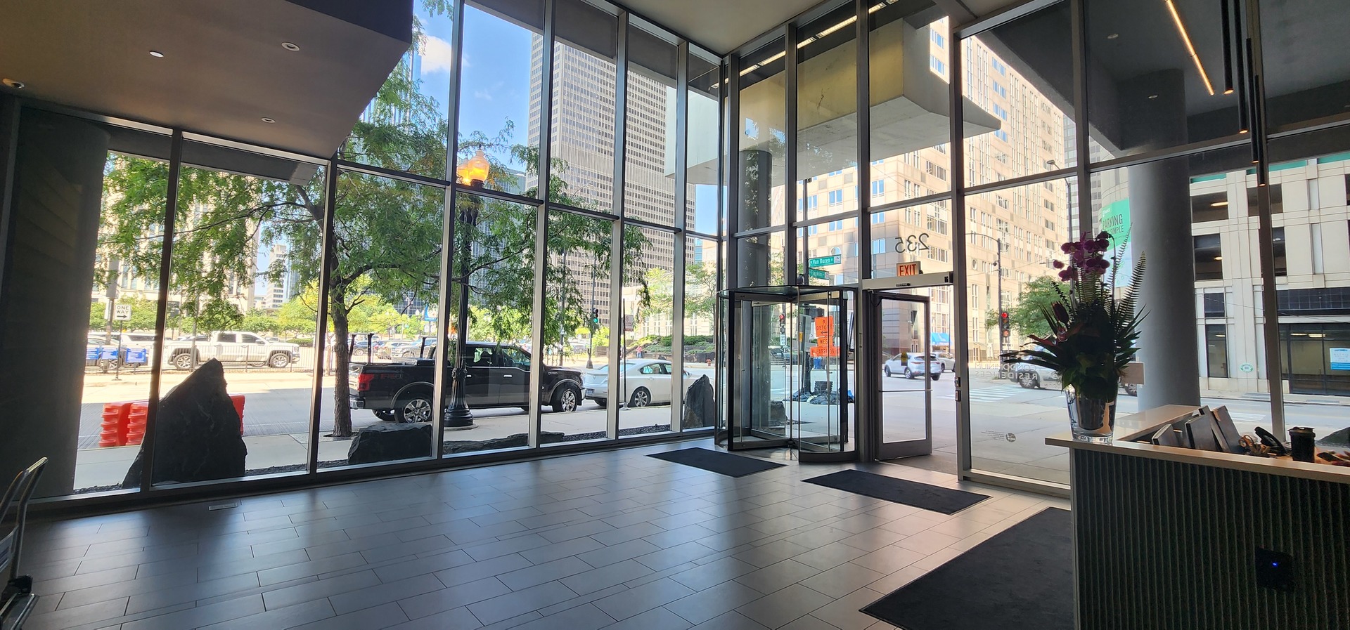 235 W Van Buren Street 2209