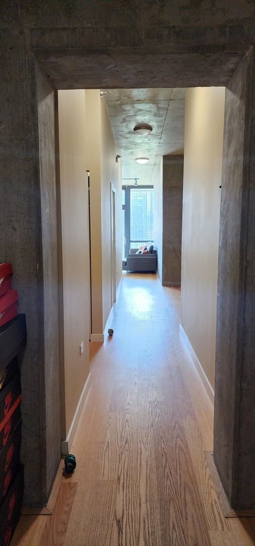 235 W Van Buren Street 2209