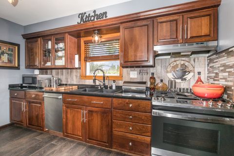 Tiny photo for 9244 Newcastle Avenue, Morton Grove, IL 60053 (MLS # 12434287)