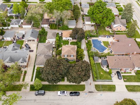 Tiny photo for 9244 Newcastle Avenue, Morton Grove, IL 60053 (MLS # 12434287)