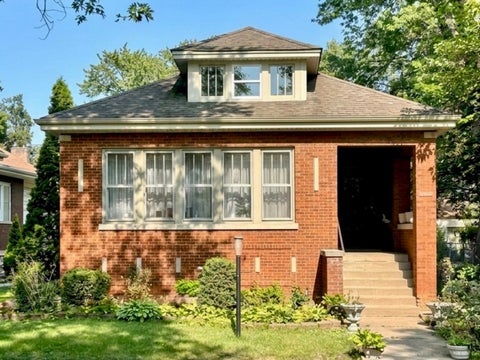 Photo of 10753 S Hale Avenue, Chicago, IL 60643 (MLS # 12748824)