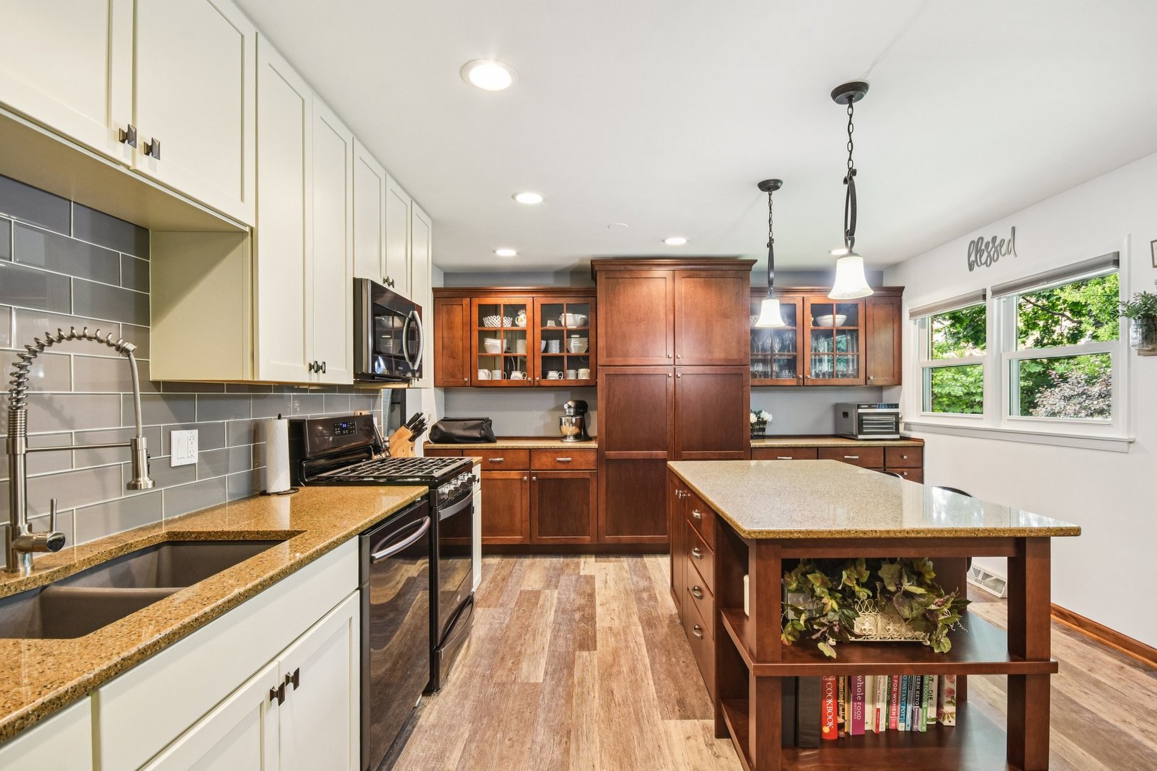 632 Huntington Lane