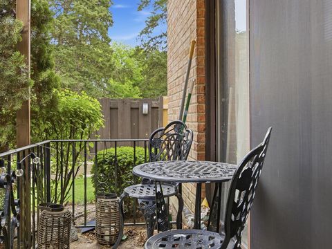Tiny photo for 520 E Main Street #1C, Barrington, IL 60010 (MLS # 12674919)