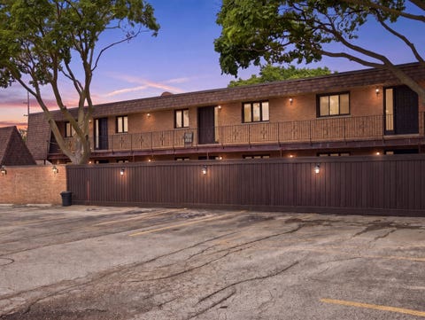 Photo of 520 E Main Street #1C, Barrington, IL 60010 (MLS # 12674919)