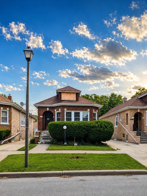 Photo of 1827 S 3rd Avenue, Maywood, IL 60153 (MLS # 12693314)