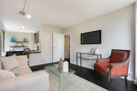 Tiny photo for 1400 N STATE Parkway #5DEF, Chicago, IL 60610 (MLS # 12624374)