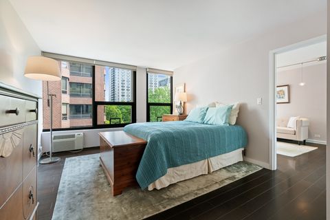 Tiny photo for 1400 N STATE Parkway #5DEF, Chicago, IL 60610 (MLS # 12624374)