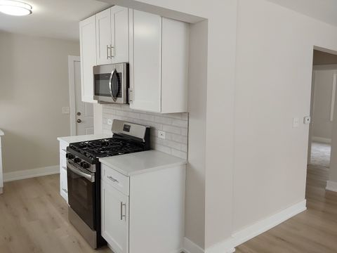 Tiny photo for 722 E Indiana Street, Wheaton, IL 60187 (MLS # 12448723)