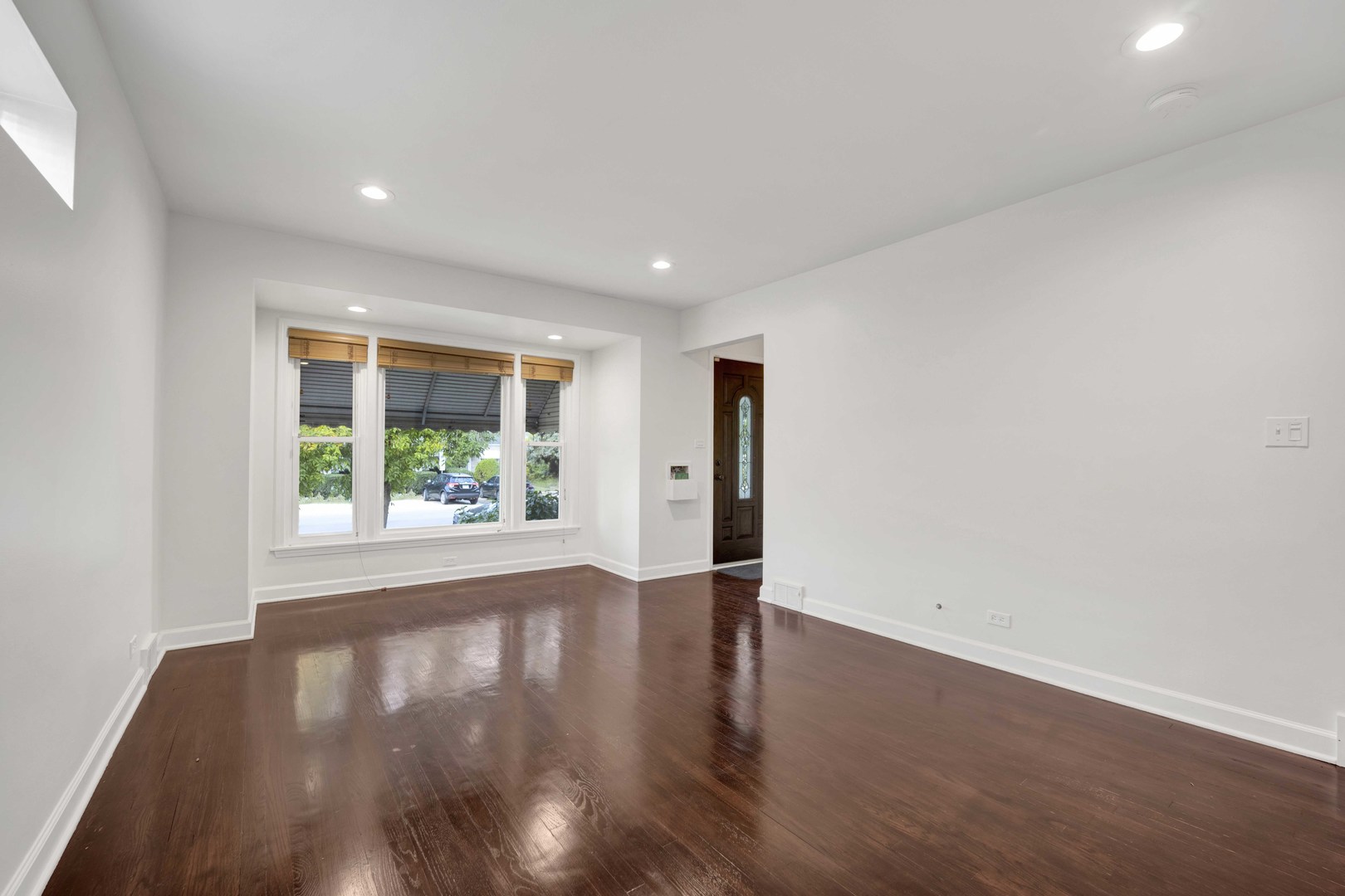 4433 N Narragansett Avenue