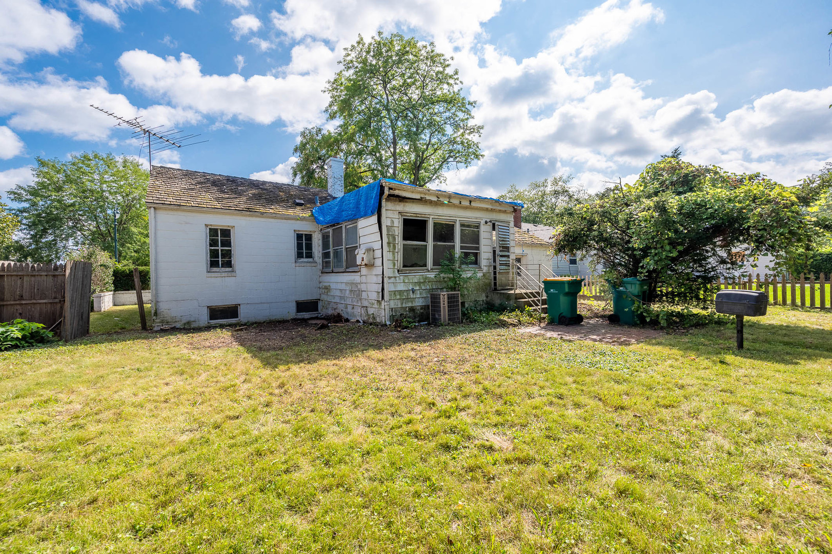 Photo 6 of 7 of 1415 Glenwood Avenue house