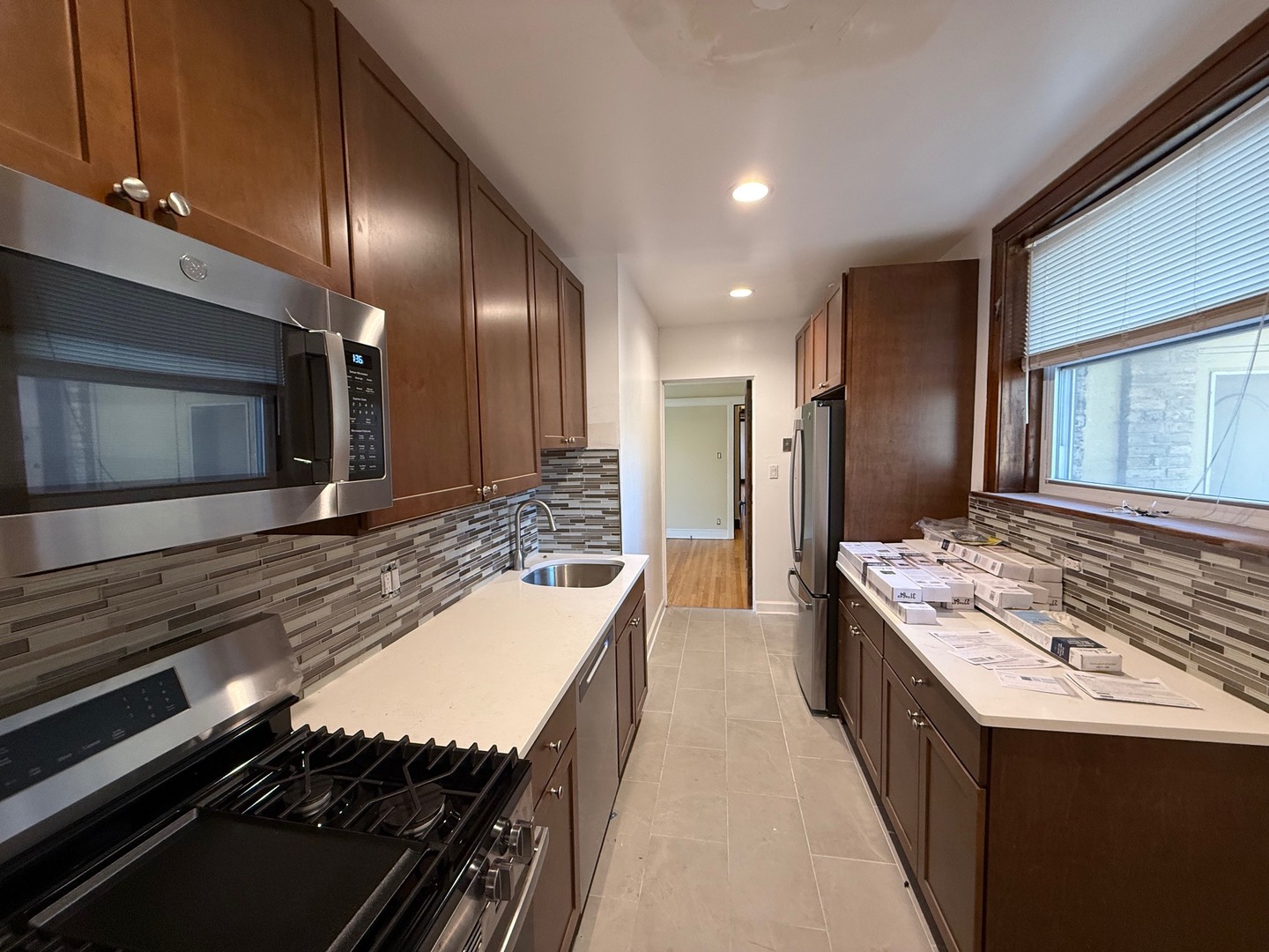 2300 W Sunnyside Avenue 3E