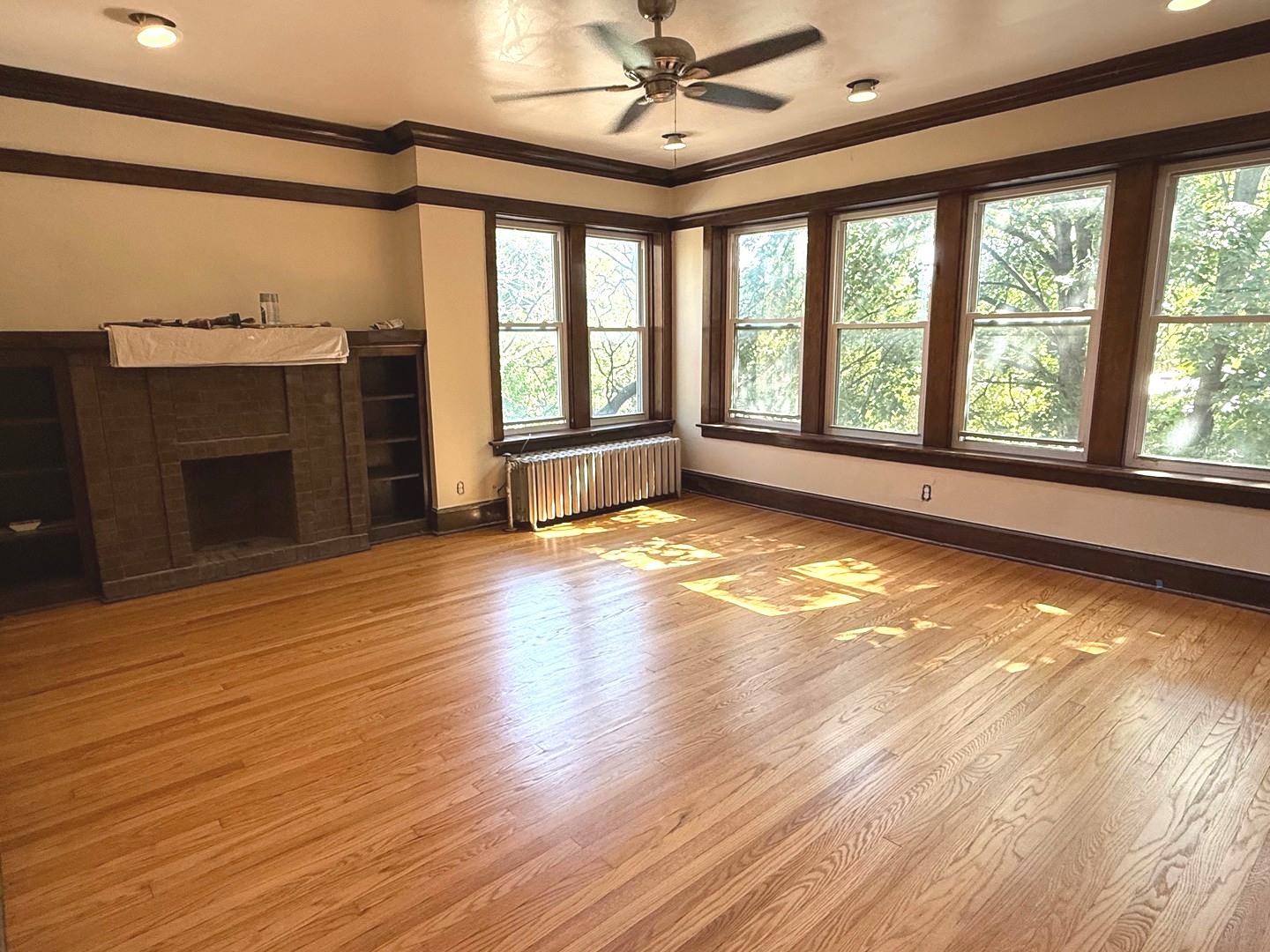 2300 W Sunnyside Avenue 3E