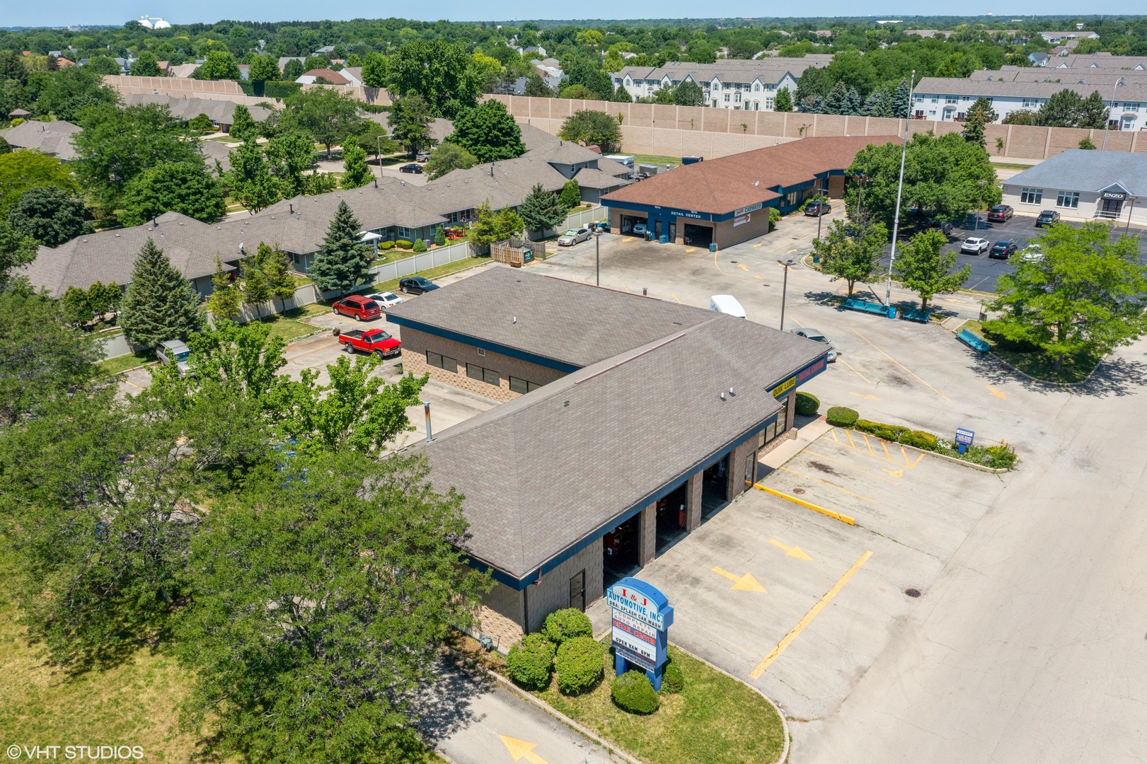 18 W Merchants Drive