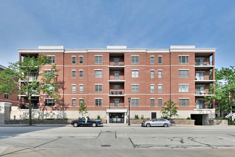 Tiny photo for 210 N Addison Avenue #301, Elmhurst, IL 60126 (MLS # 12703931)