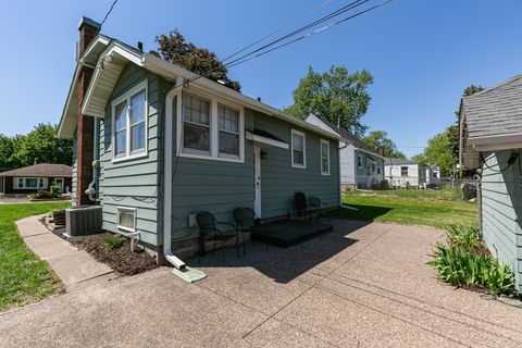 Tiny photo for 2218 W Lombard Street, Davenport, IA 52806 (MLS # 12636736)