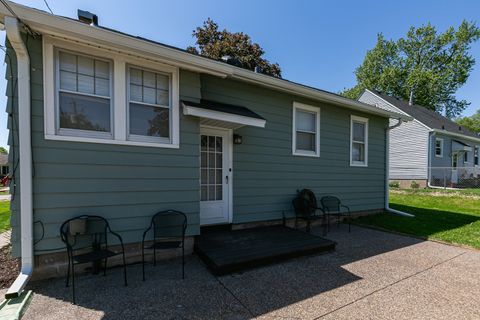 Tiny photo for 2218 W Lombard Street, Davenport, IA 52806 (MLS # 12636736)