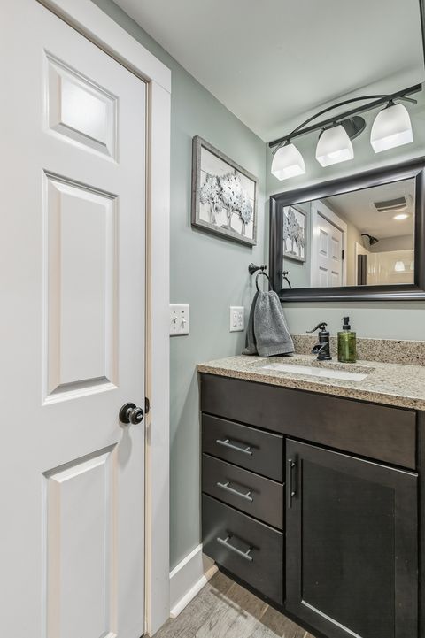 Tiny photo for 2218 W Lombard Street, Davenport, IA 52806 (MLS # 12636736)