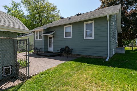 Tiny photo for 2218 W Lombard Street, Davenport, IA 52806 (MLS # 12636736)