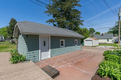 Tiny photo for 2218 W Lombard Street, Davenport, IA 52806 (MLS # 12636736)