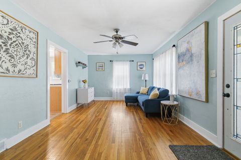 Tiny photo for 2218 W Lombard Street, Davenport, IA 52806 (MLS # 12636736)