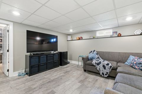 Tiny photo for 2218 W Lombard Street, Davenport, IA 52806 (MLS # 12636736)