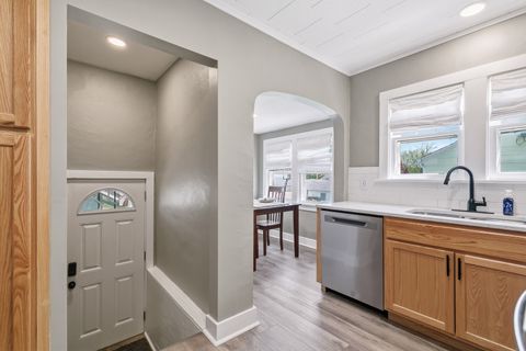 Tiny photo for 2218 W Lombard Street, Davenport, IA 52806 (MLS # 12636736)