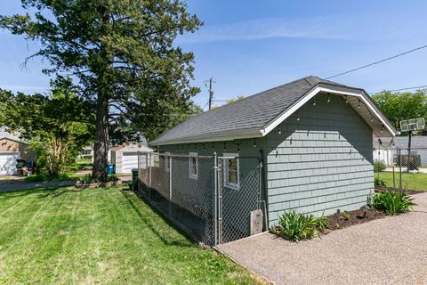 Tiny photo for 2218 W Lombard Street, Davenport, IA 52806 (MLS # 12636736)