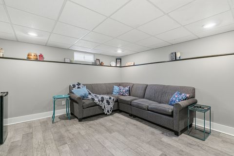 Tiny photo for 2218 W Lombard Street, Davenport, IA 52806 (MLS # 12636736)