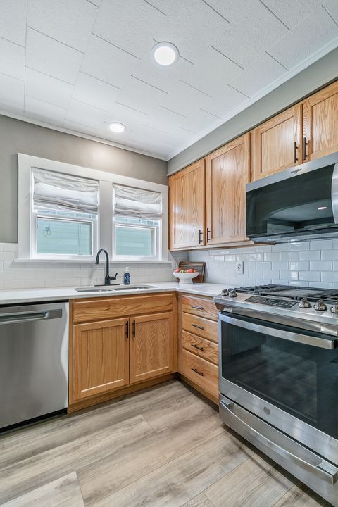 Tiny photo for 2218 W Lombard Street, Davenport, IA 52806 (MLS # 12636736)
