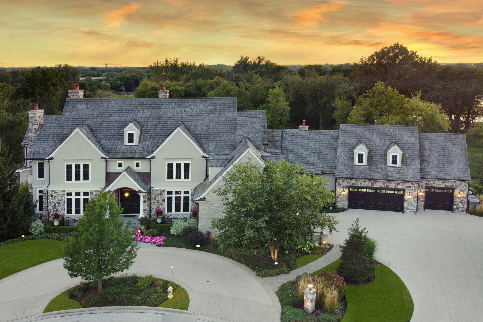 120 Dillons Court