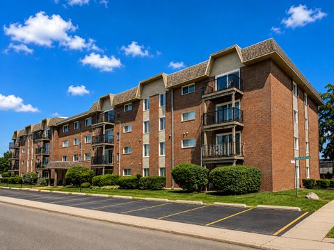 Photo of 2301 Beau Monde Lane #406, Lisle, IL 60532 (MLS # 12689017)