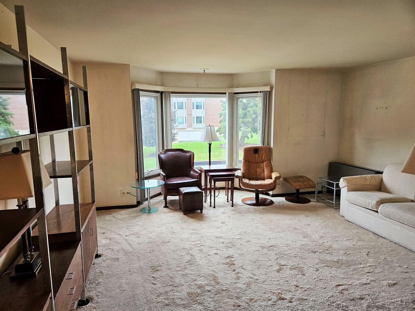 Park Ridge, Illinois 60068, United States, 2 Bedrooms Bedrooms, ,2 BathroomsBathrooms,Residential,Contingent,194219