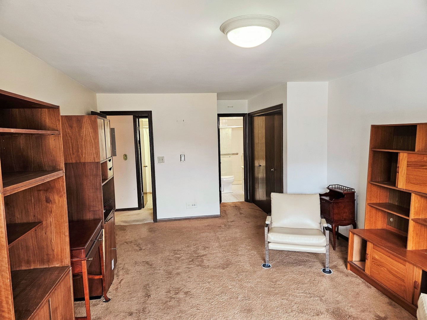 Park Ridge, Illinois 60068, United States, 2 Bedrooms Bedrooms, ,2 BathroomsBathrooms,Residential,Contingent,194219