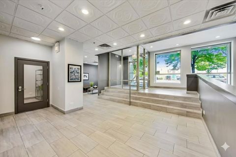 Tiny photo for 405 E Oakwood Boulevard #4L, Chicago, IL 60653 (MLS # 12516914)