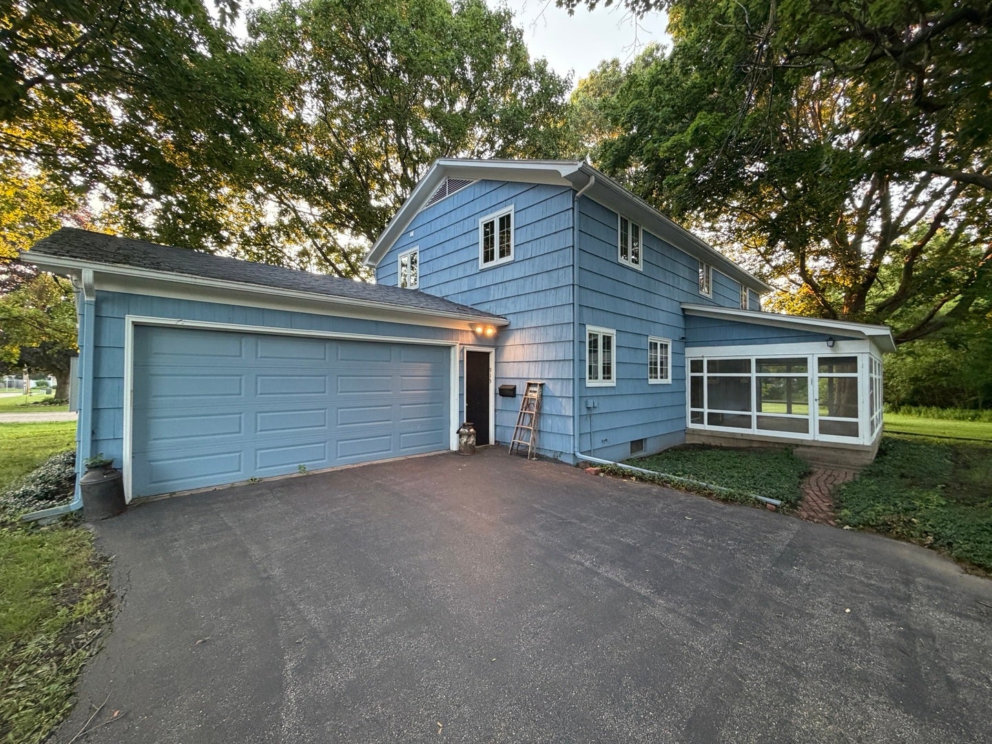 915 Sunset Drive