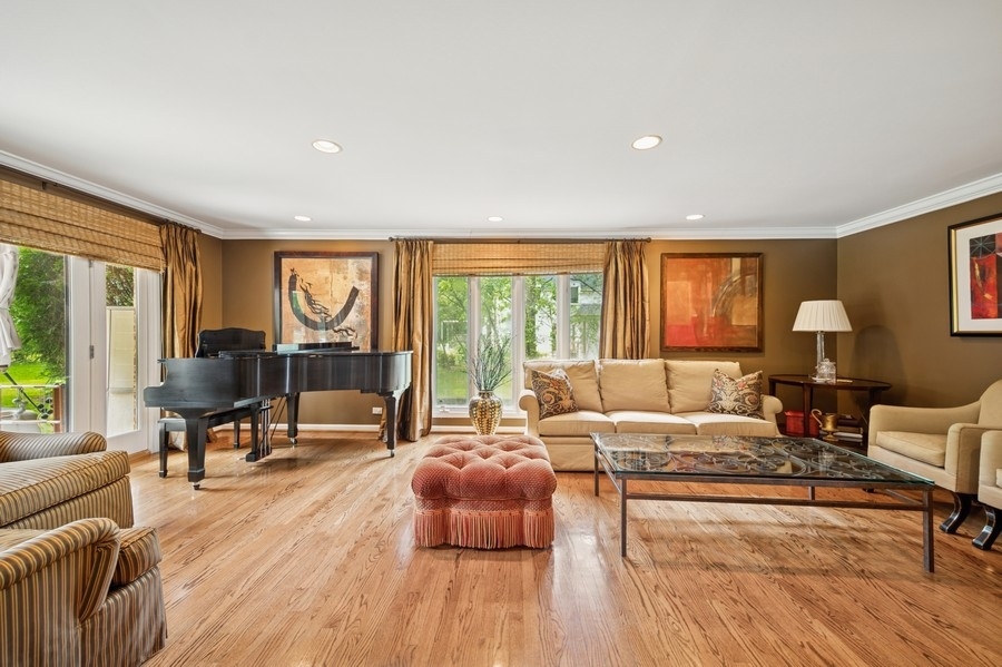 2143 Tennyson Lane
