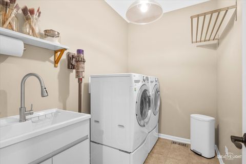 Tiny photo for 1721 HARCOURT Drive, Woodridge, IL 60517 (MLS # 12575832)