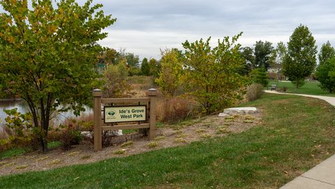 Tiny photo for 1721 HARCOURT Drive, Woodridge, IL 60517 (MLS # 12575832)
