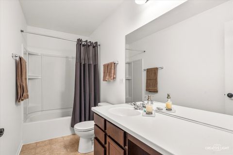 Tiny photo for 1721 HARCOURT Drive, Woodridge, IL 60517 (MLS # 12575832)