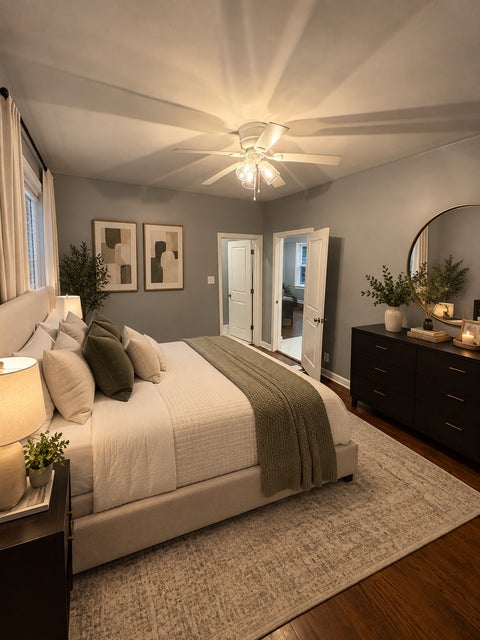 Tiny photo for 8404 S Oglesby Avenue, Chicago, IL 60617 (MLS # 12748811)