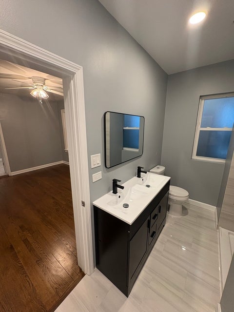 Tiny photo for 8404 S Oglesby Avenue, Chicago, IL 60617 (MLS # 12748811)