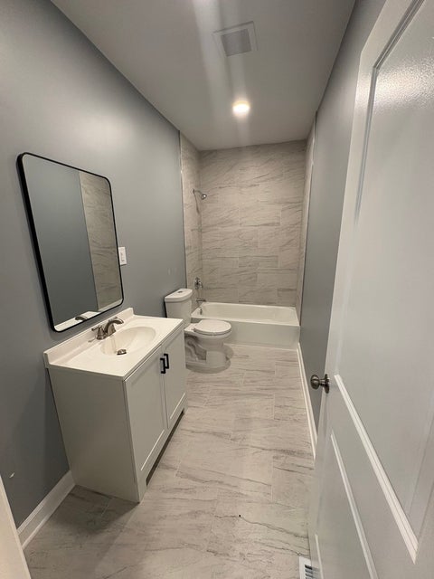 Tiny photo for 8404 S Oglesby Avenue, Chicago, IL 60617 (MLS # 12748811)