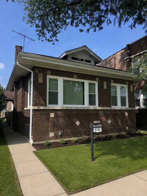 Photo of 8404 S Oglesby Avenue, Chicago, IL 60617 (MLS # 12748811)