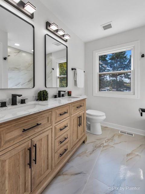 Tiny photo for 2019 E Chinkapin Oak Drive, Mount Prospect, IL 60056 (MLS # 12500039)