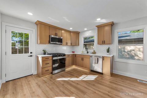 Tiny photo for 2019 E Chinkapin Oak Drive, Mount Prospect, IL 60056 (MLS # 12500039)