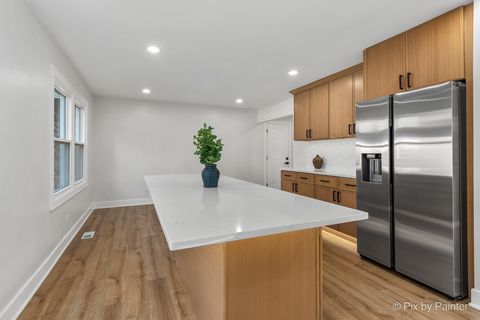 Tiny photo for 2019 E Chinkapin Oak Drive, Mount Prospect, IL 60056 (MLS # 12500039)