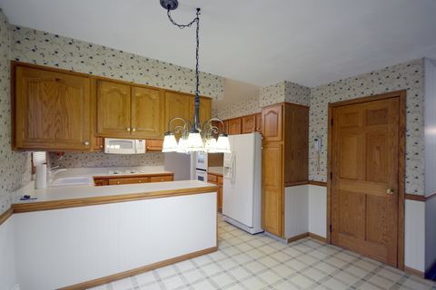 Tiny photo for 2645 N Evergreen Avenue, Waukegan, IL 60087 (MLS # 12577916)