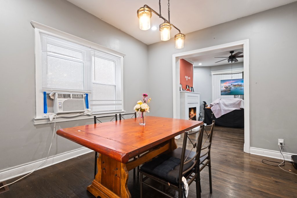 3710 W 60th Place
