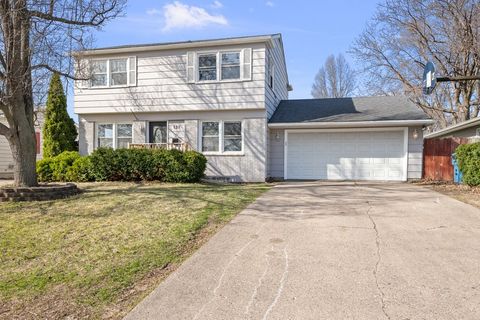 Photo of 131 40 Avenue, East Moline, IL 61244 (MLS # 12602010)